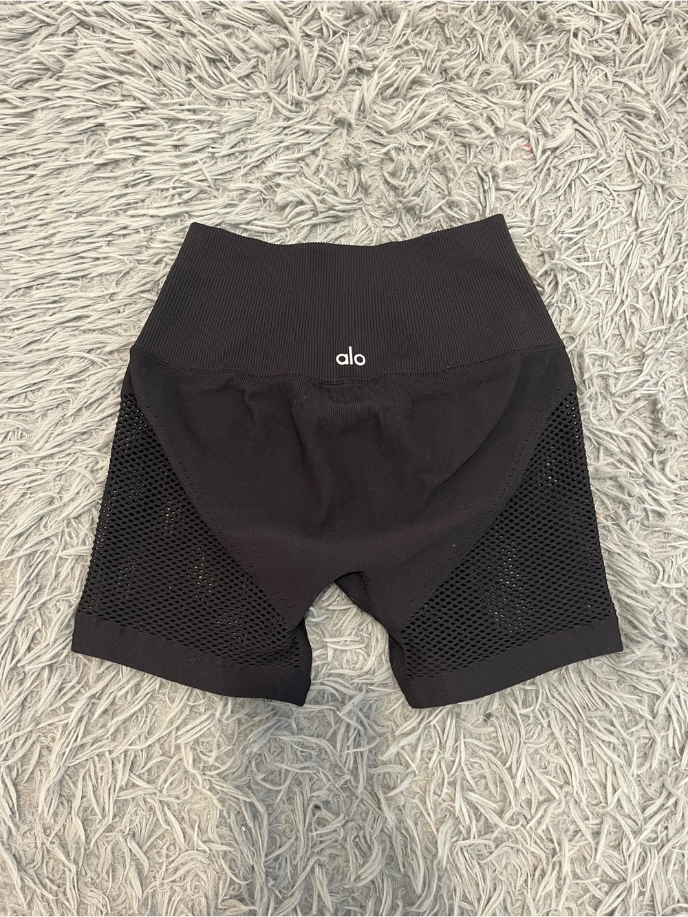 Alo Yoga Women’s Black High Waist Mesh Spandex Shorts Small Yoga Pilates Active